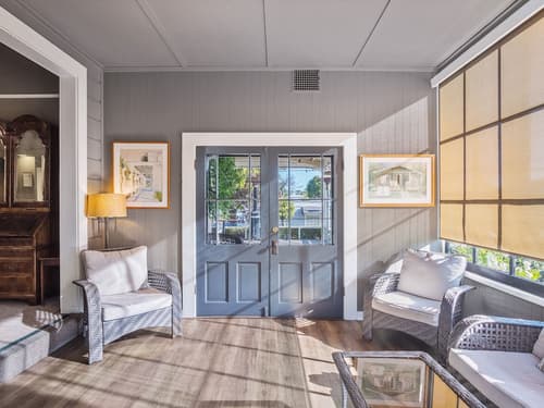 The Upham Hotel, Lobby sitting area