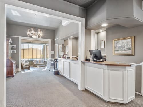 The Upham Hotel, Lobby