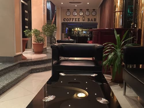 Hotel Lobelia, Lobby sitting area