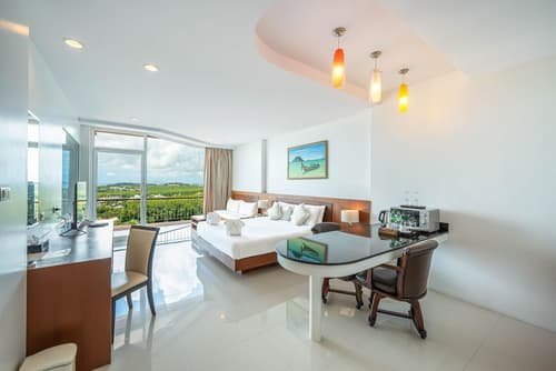 The View Rawada Phuket, Room