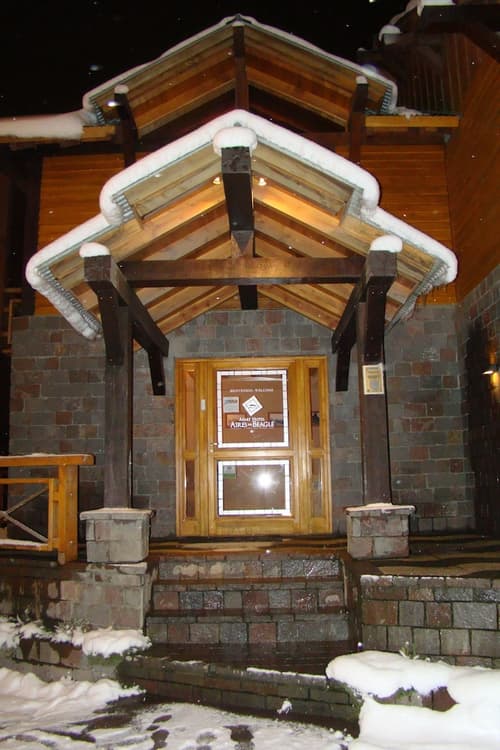 Aires del Beagle, Interior entrance