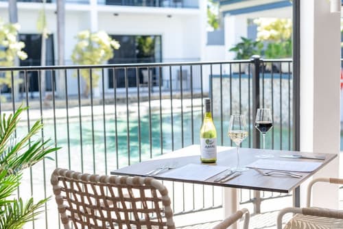 Coral Cay Resort, Bar (on property)