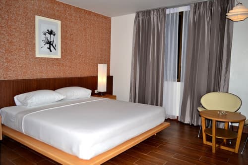 Flipper Lodge Hotel, Room