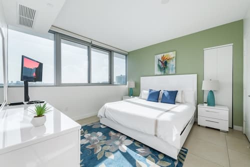 Churchill Suites Monte Carlo Miami Beach, Room