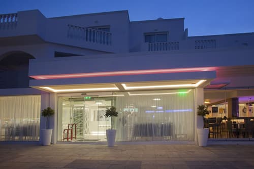 Princessa Vera Hotel Apartments, Property entrance