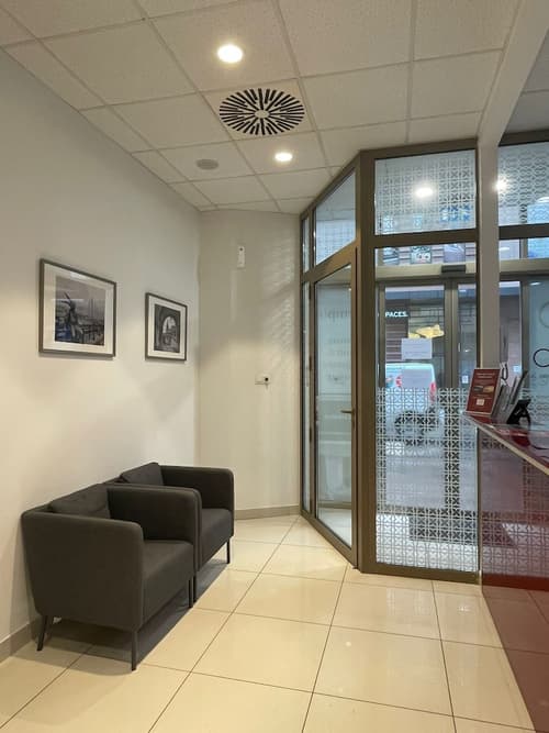 Corvin Center Suites, Reception