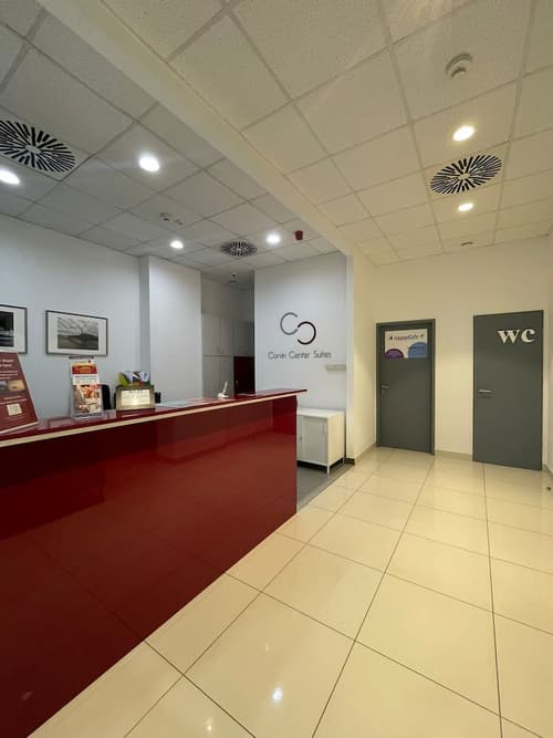 Corvin Center Suites, Reception