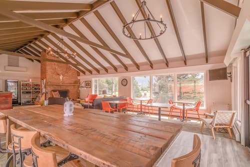 Discovery Lodge, Lobby