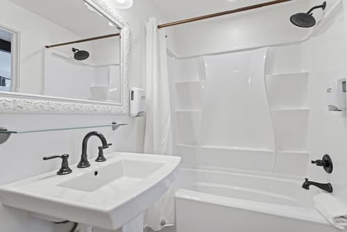 Discovery Lodge, Room