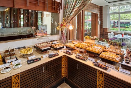 MAYFAIR Waves, Breakfast buffet