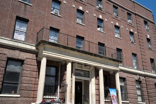 Green Point YMCA, Property entrance