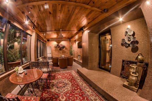 Uyut Hotel, Lobby lounge