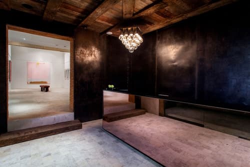 Sala Ayutthaya, Check-in/check-out kiosk