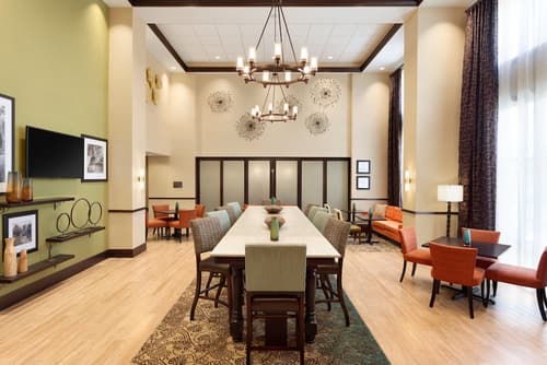 Hampton Inn & Suites Philadelphia Montgomeryville, Lobby lounge