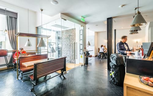 The Z Hotel Glasgow, Interior entrance