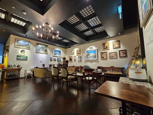 Le Mong Hotel, Primary image