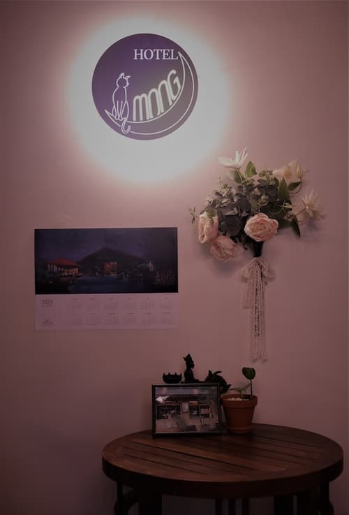 Le Mong Hotel, Reception