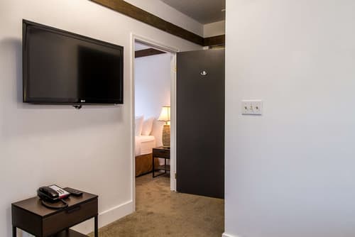 Stoke Hotel SureStay Collection by Best Western, Room