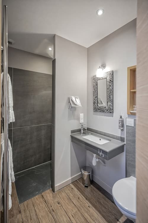 Hôtel d'Orléans, Room