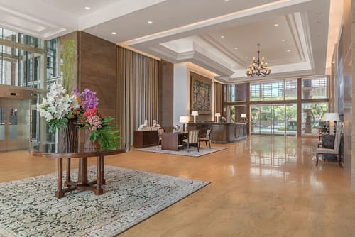 Discovery Primea, Lobby