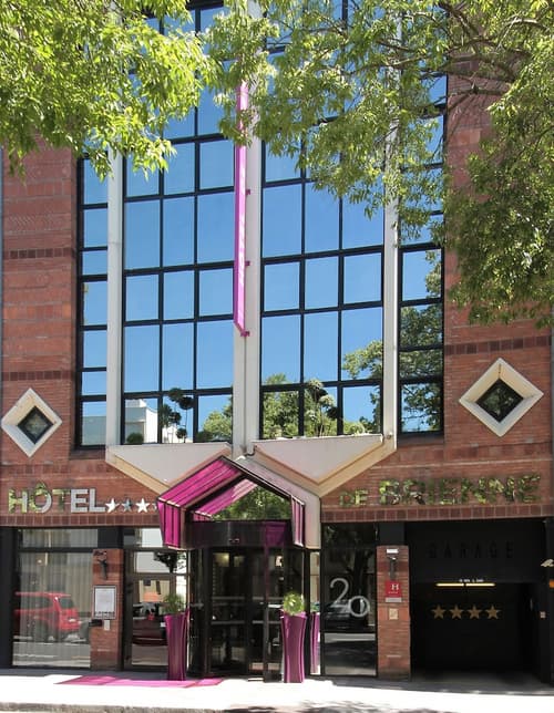 Hôtel de Brienne, Front of property