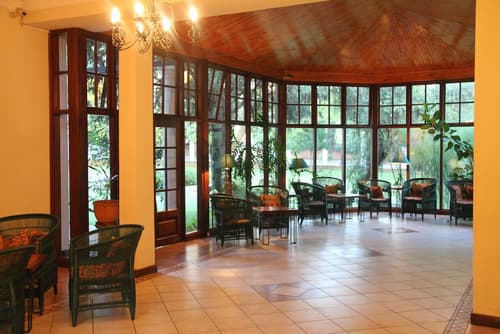 Bronte Hotel, Primary image