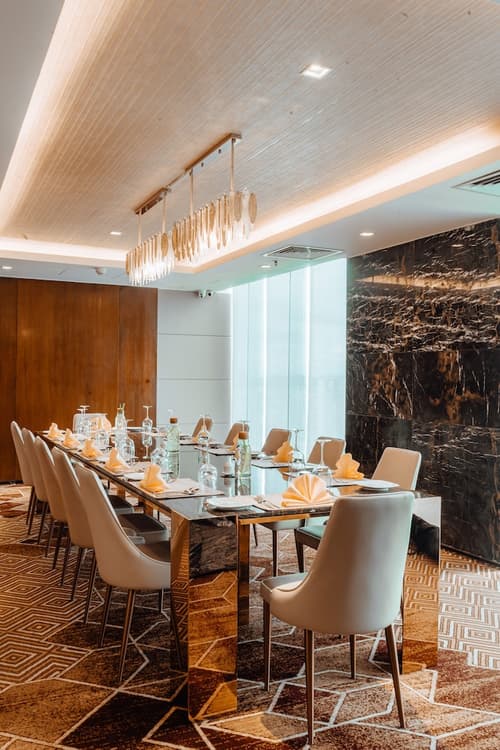 The Peninsula Chittagong, Restaurant