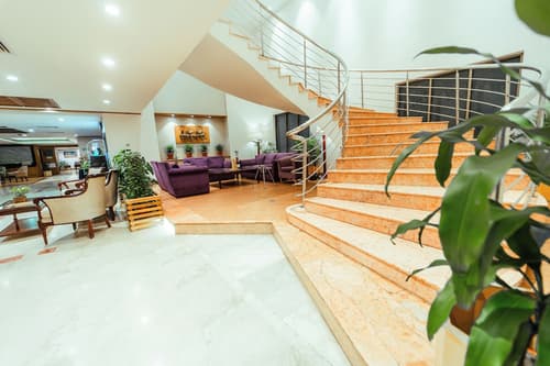 The Peninsula Chittagong, Lobby sitting area