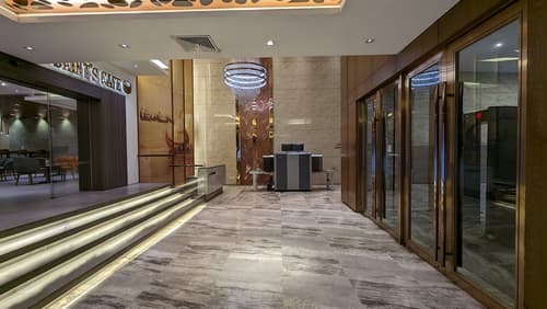 The Peninsula Chittagong, Interior entrance