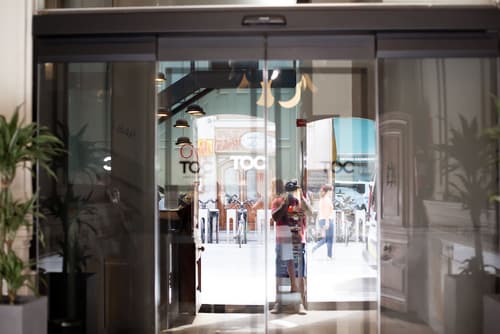 TOC Hostel and Suites Madrid, Interior entrance