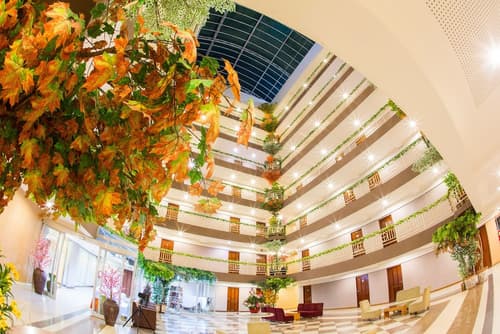 Three Seasons Bangkok, Lobby