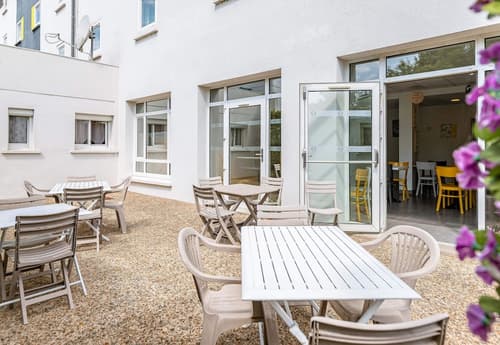 B&B HOTEL Tours Parc Expo St Avertin, Terrace/patio