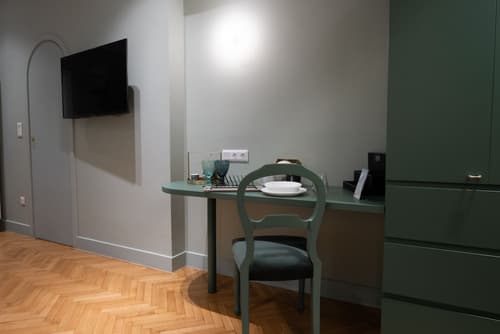 K23 Color Suites, Room