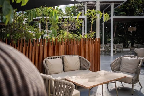 Margadina Hotel, Exterior