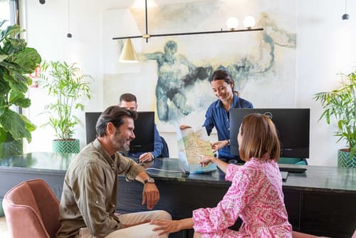 JS Palma Plaza Hotel, Reception