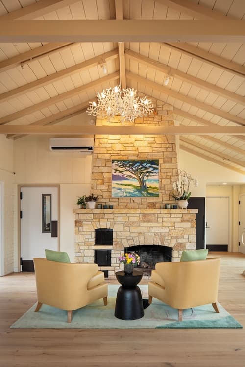 Carmel Beach Hotel, Reception