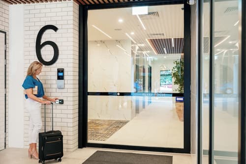 Rambla @ Perry House, Interior entrance