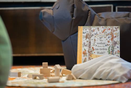 Hessenland Hotel by Stay Awesome, Lobby