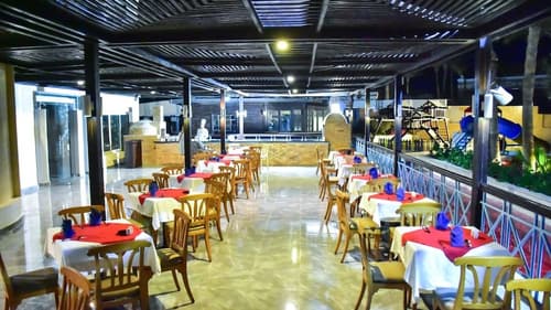 Ivy Cyrene Island Aqua Park Resort, Restaurant