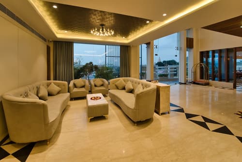 Sterling Pushkar, Lobby sitting area