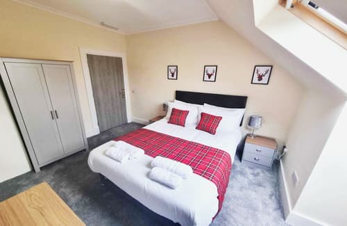 Jacobite house, Room