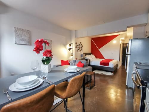 Cameo Hotel and Suites, Room