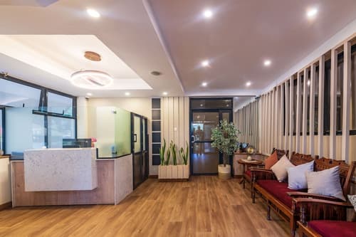 Samra Hotel, Reception