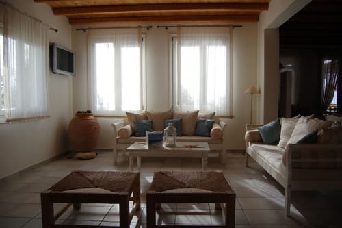 Aeolos Hotel, Reception