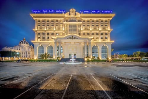 ST Hotel Wattay Airport, Front of property