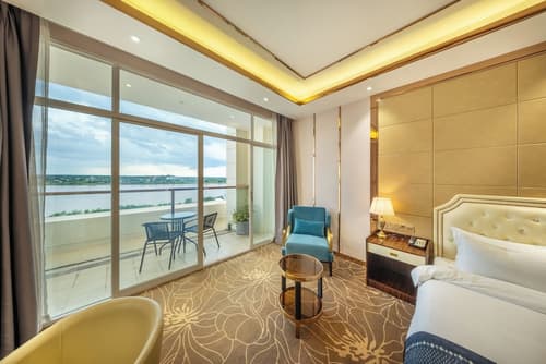 ST Hotel Wattay Airport, Room