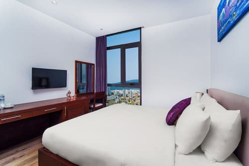 Golden Sun Hotel, Room