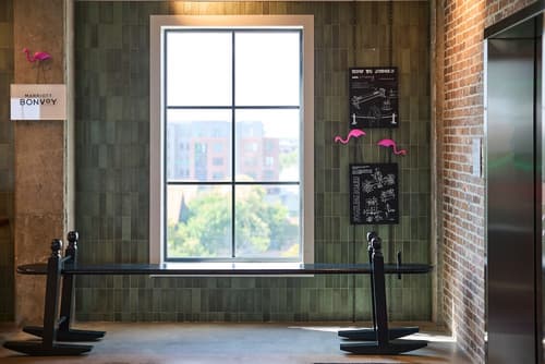 Moxy Charleston Downtown, Lobby lounge