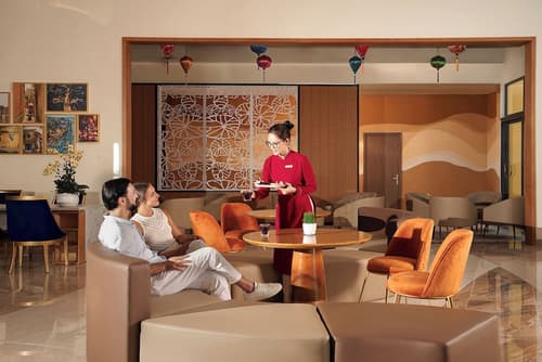 Wyndham Hoi An Royal Beachfront Resort & Villas, Lobby sitting area