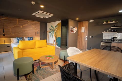 Los Patios Cool Living, Room